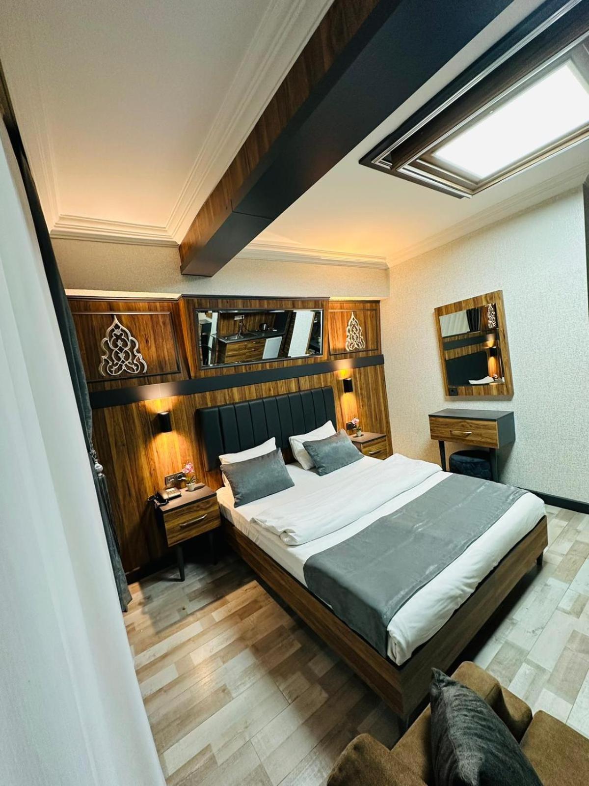 Taksim La Serena Hotels อิสตันบูล ภายนอก รูปภาพ