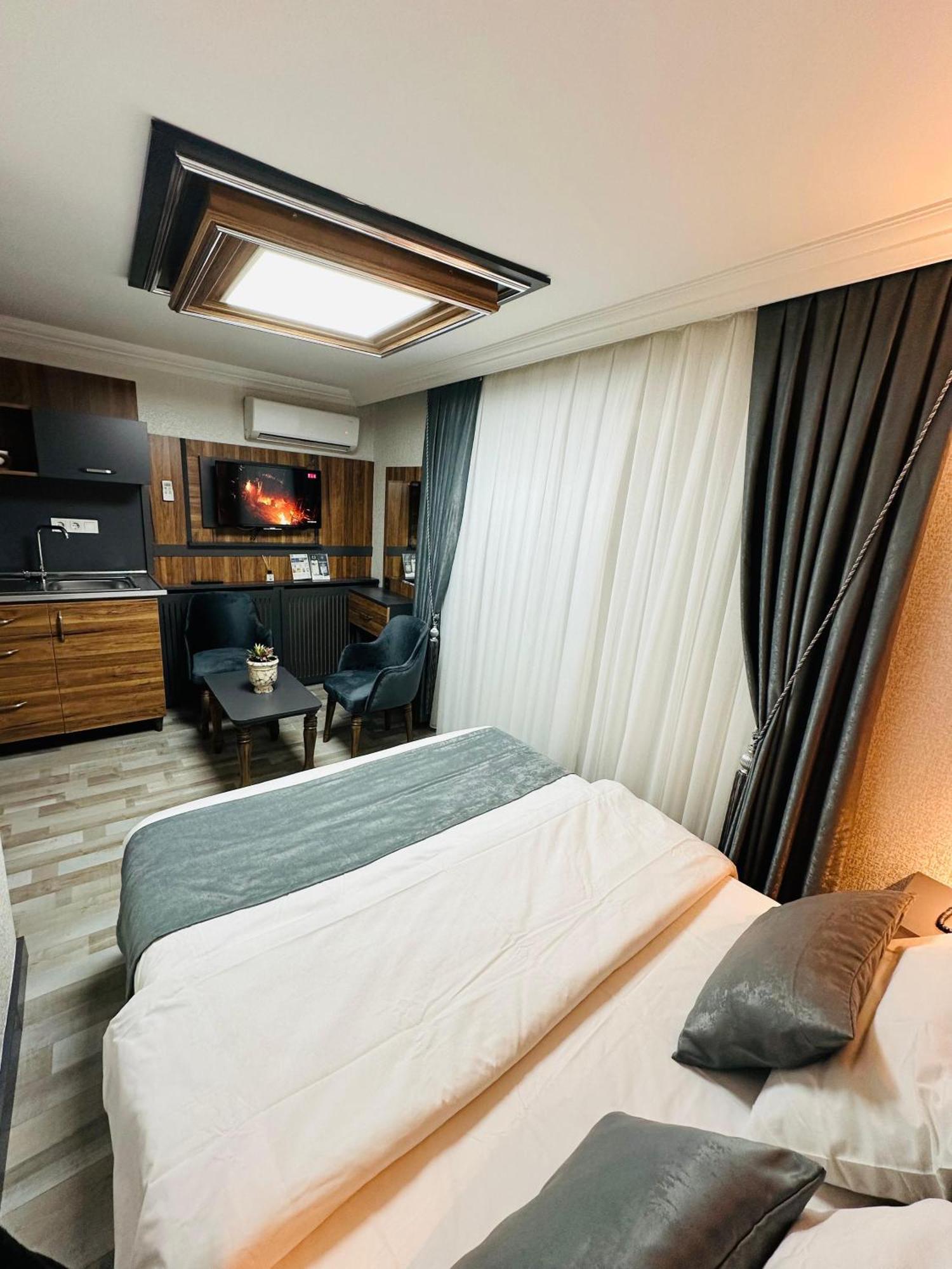 Taksim La Serena Hotels อิสตันบูล ภายนอก รูปภาพ