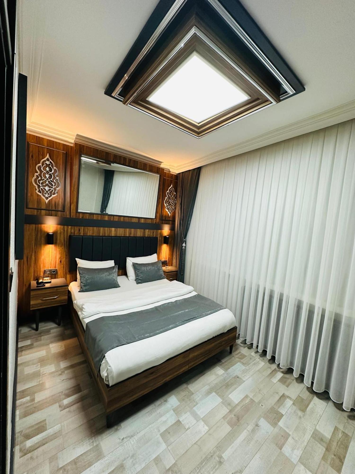 Taksim La Serena Hotels อิสตันบูล ภายนอก รูปภาพ