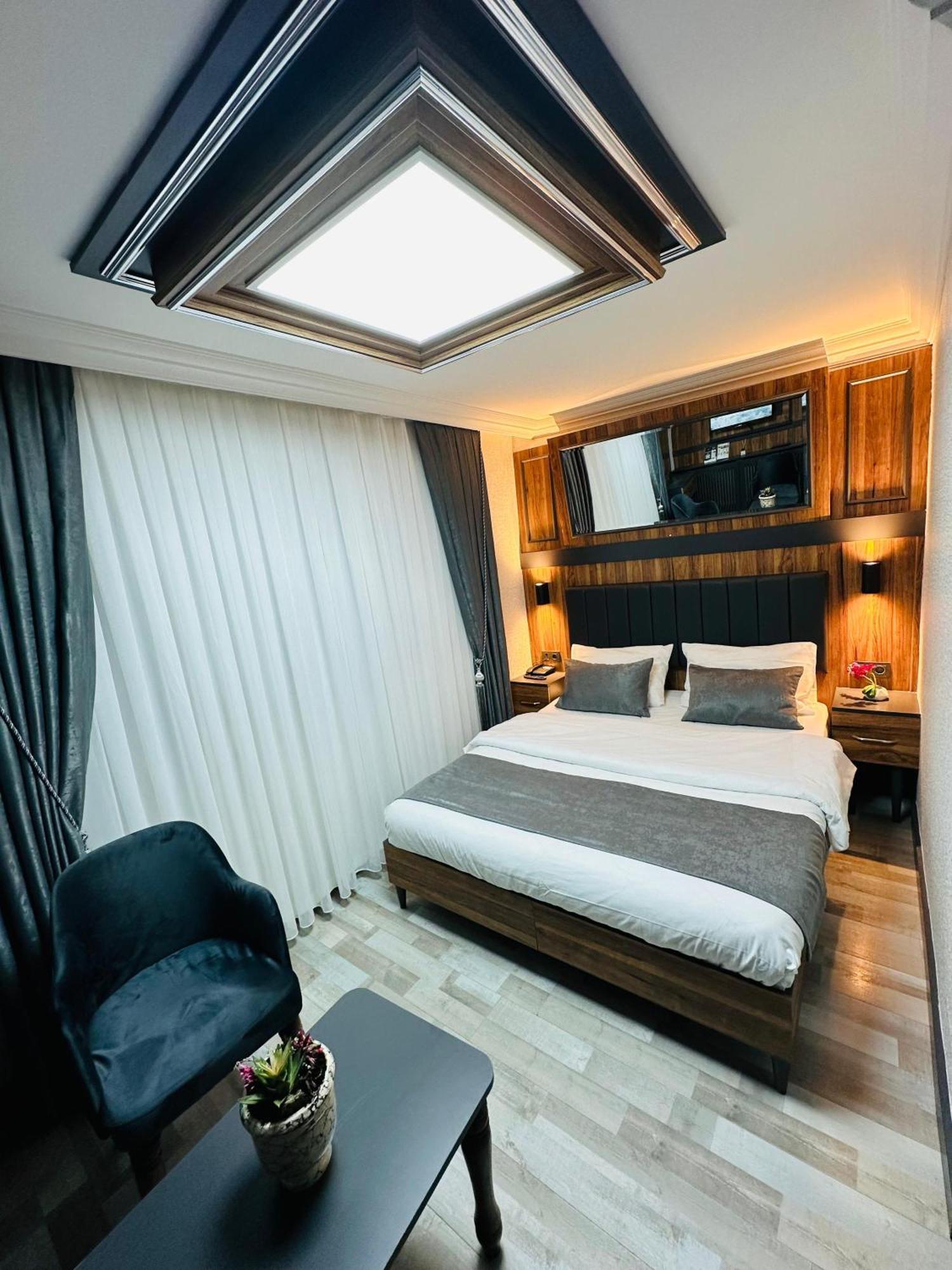 Taksim La Serena Hotels อิสตันบูล ภายนอก รูปภาพ