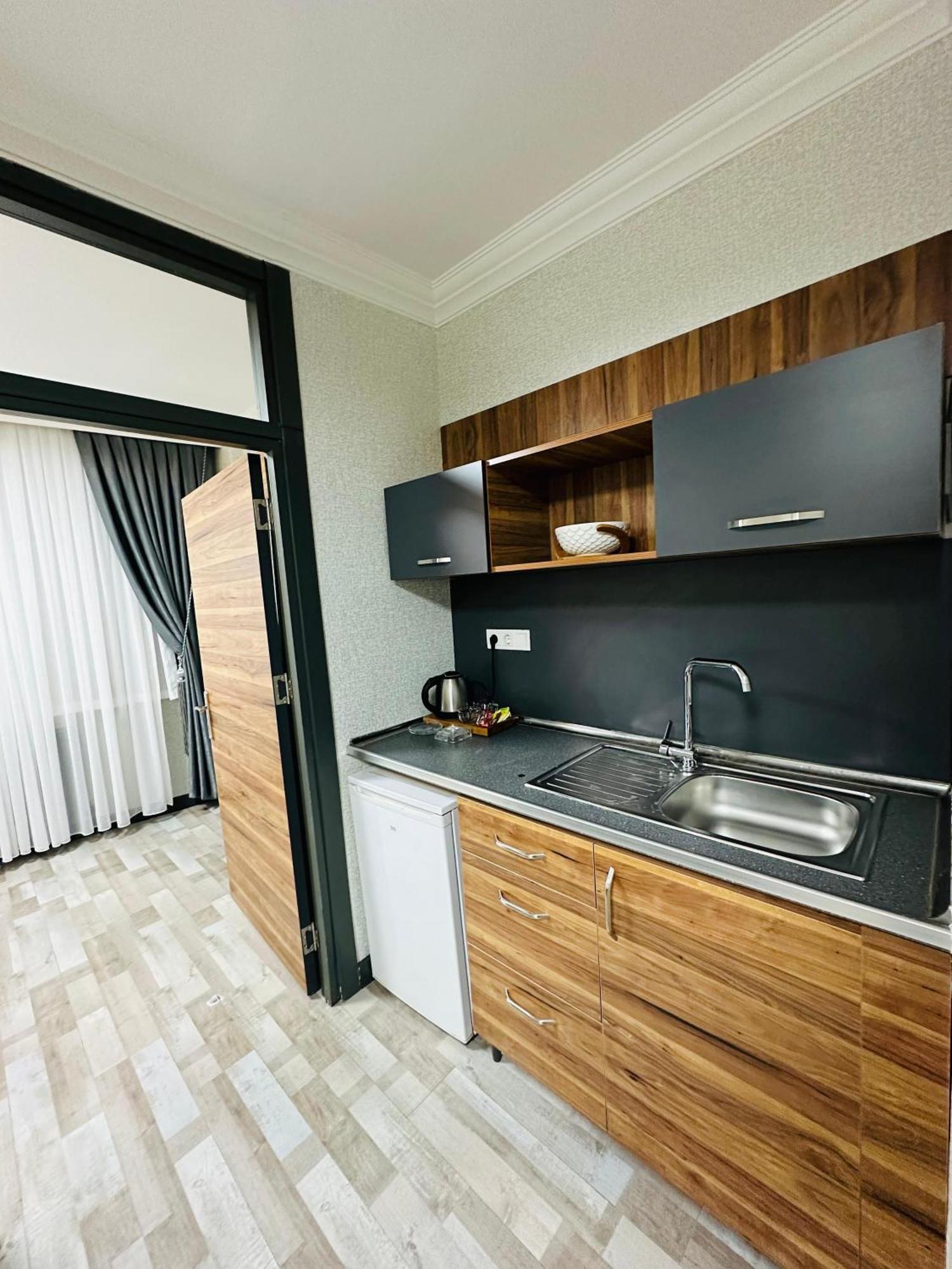 Taksim La Serena Hotels อิสตันบูล ภายนอก รูปภาพ