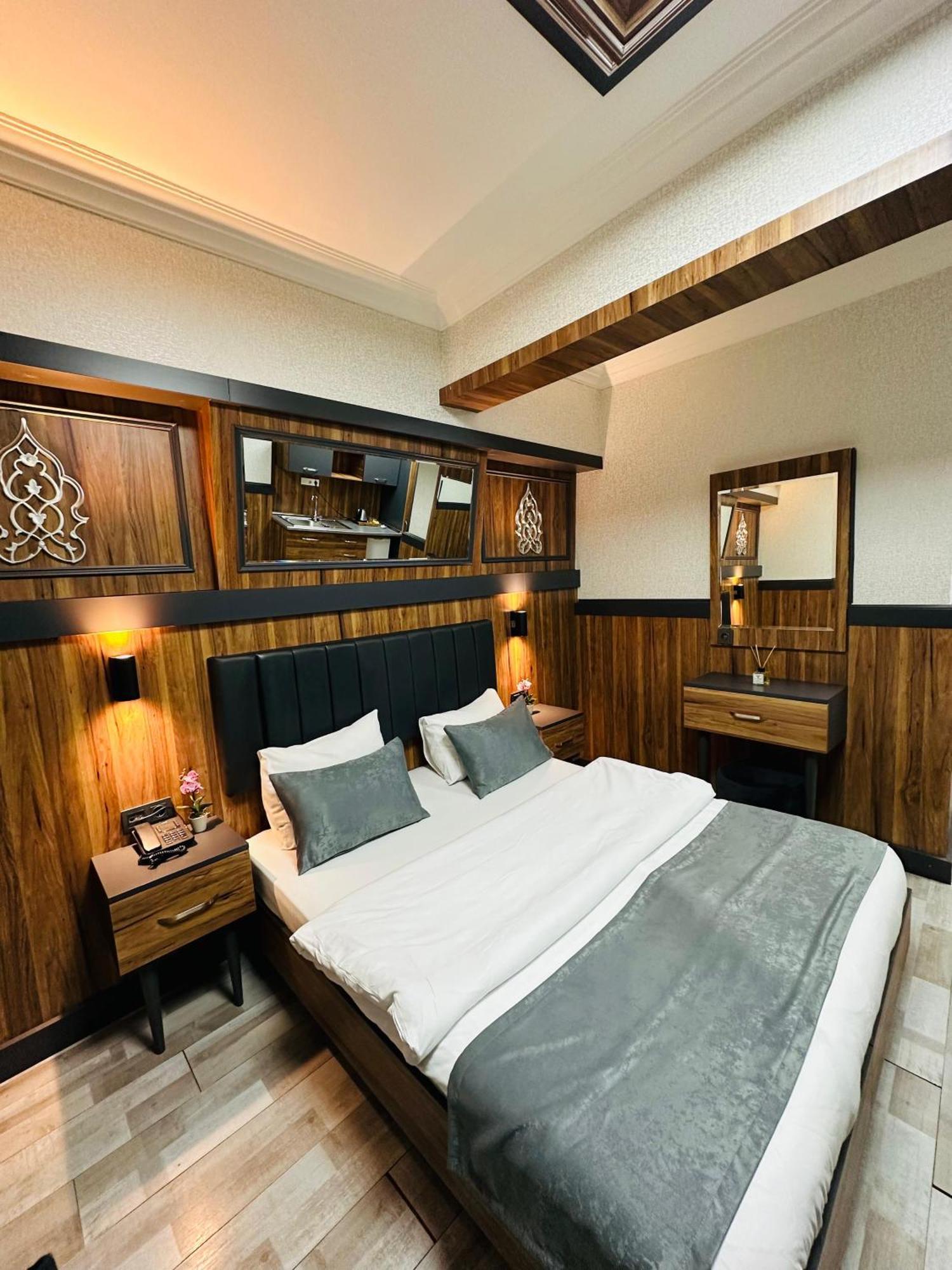Taksim La Serena Hotels อิสตันบูล ภายนอก รูปภาพ