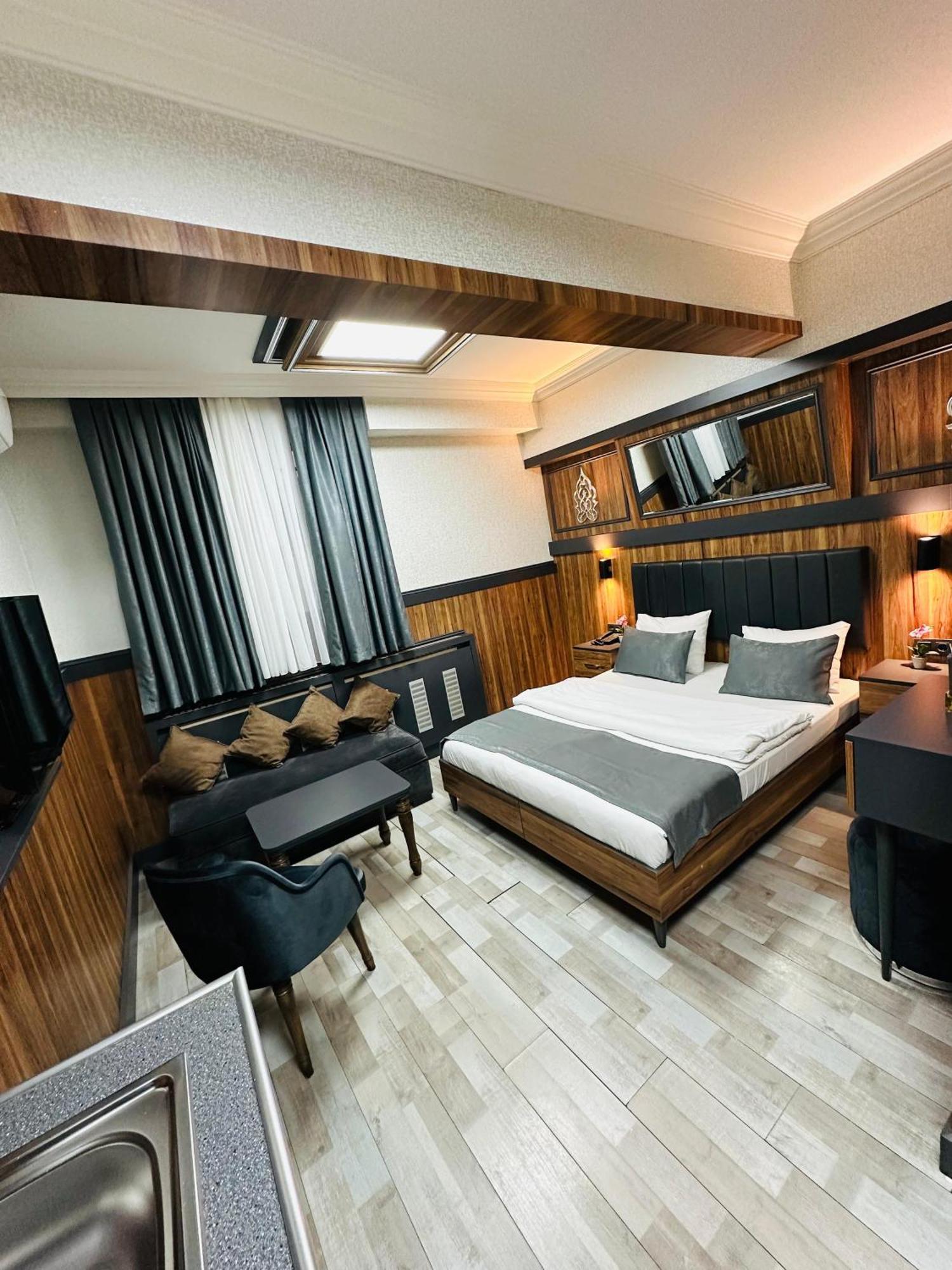 Taksim La Serena Hotels อิสตันบูล ภายนอก รูปภาพ