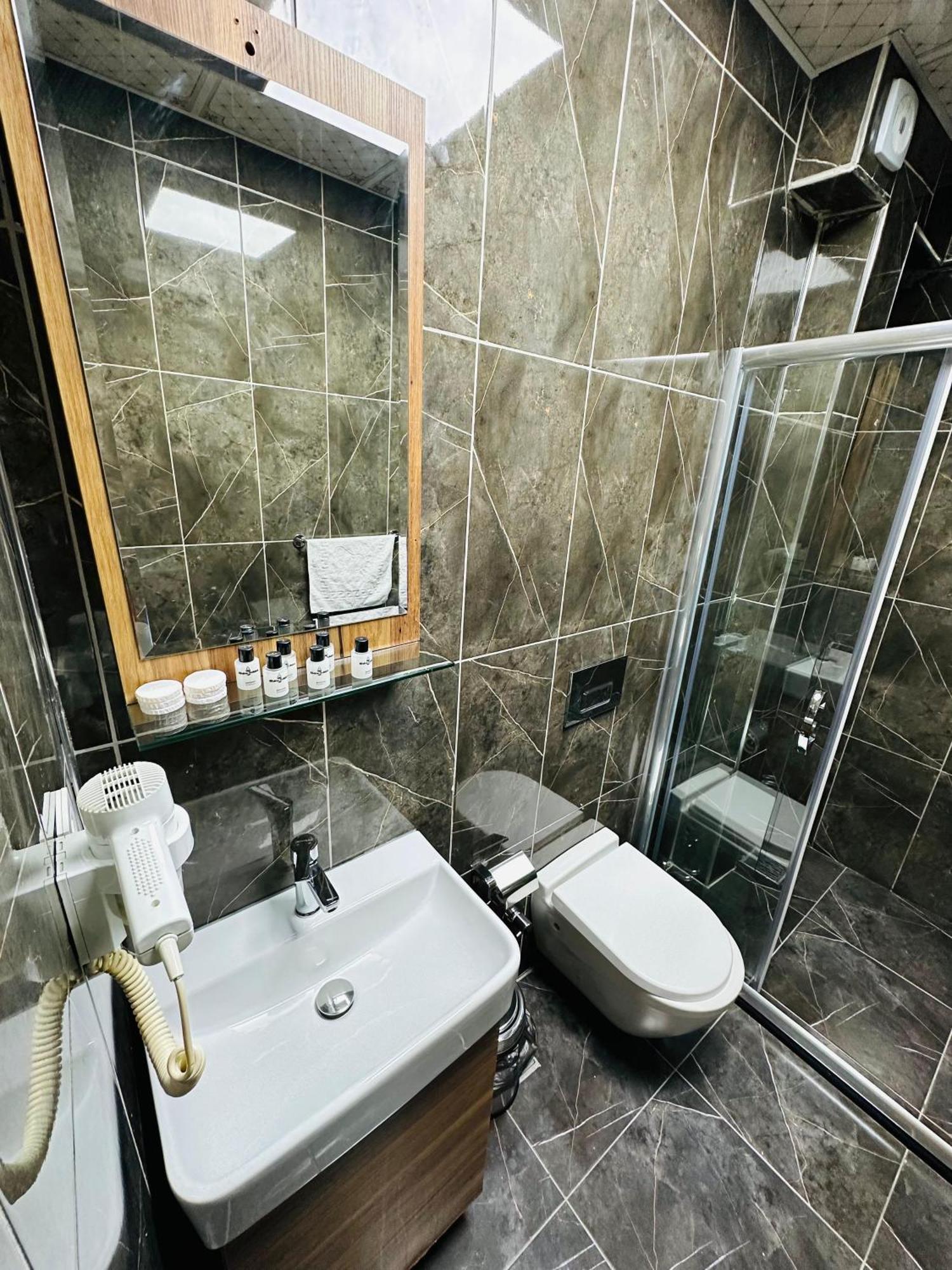 Taksim La Serena Hotels อิสตันบูล ภายนอก รูปภาพ