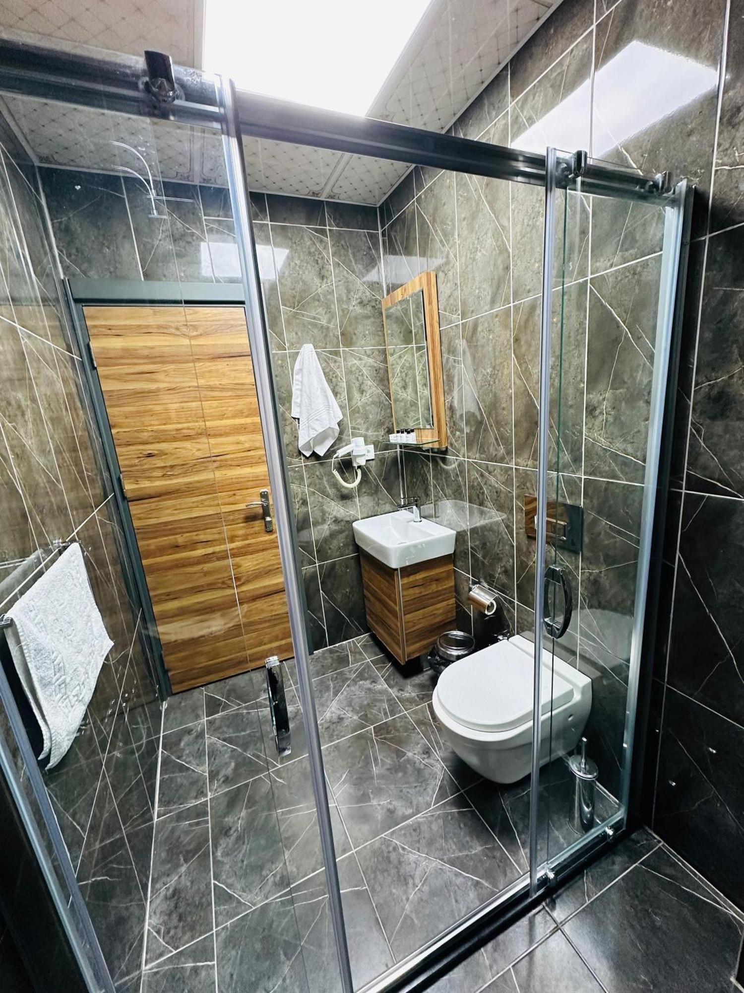Taksim La Serena Hotels อิสตันบูล ภายนอก รูปภาพ