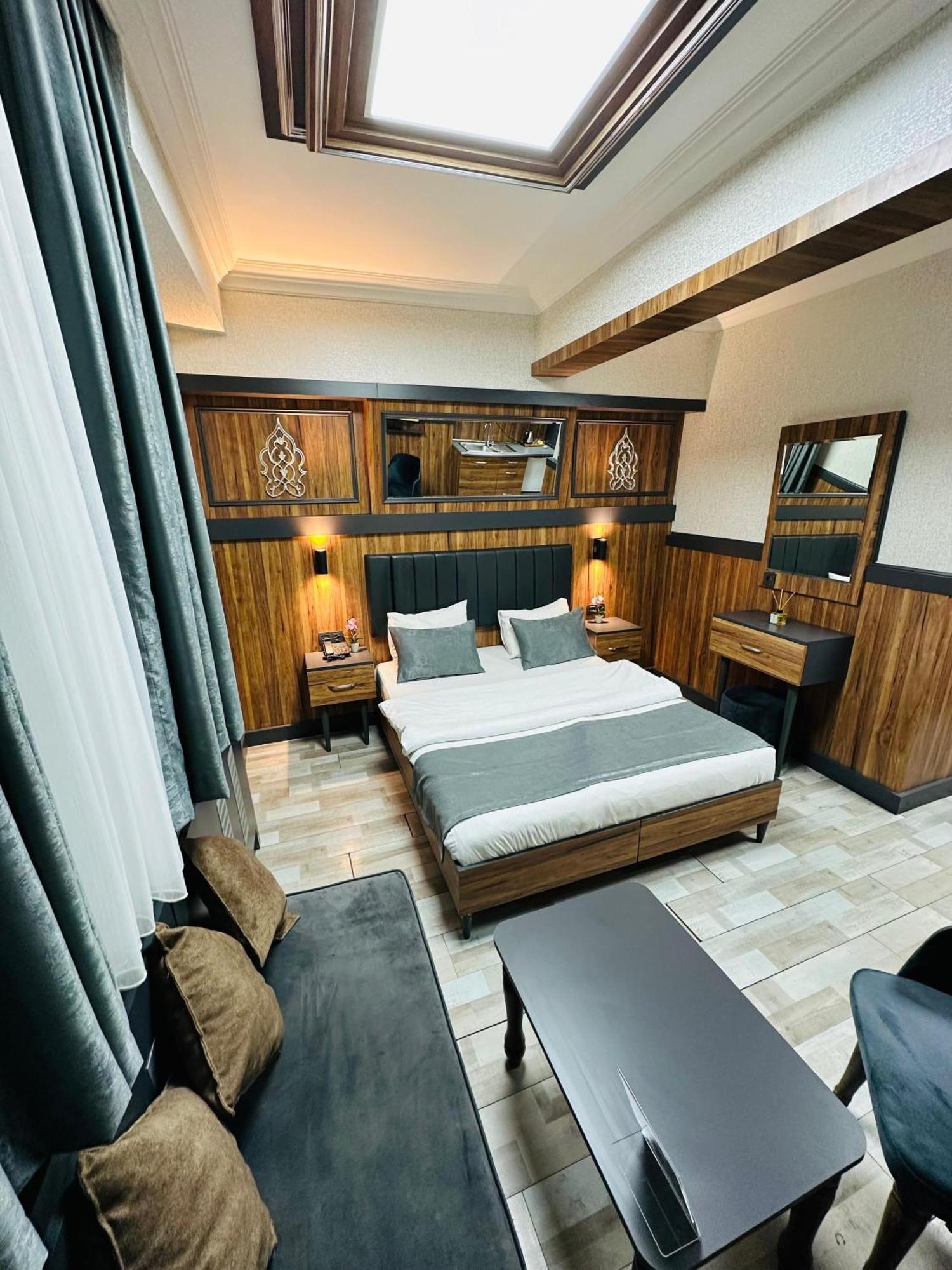 Taksim La Serena Hotels อิสตันบูล ภายนอก รูปภาพ