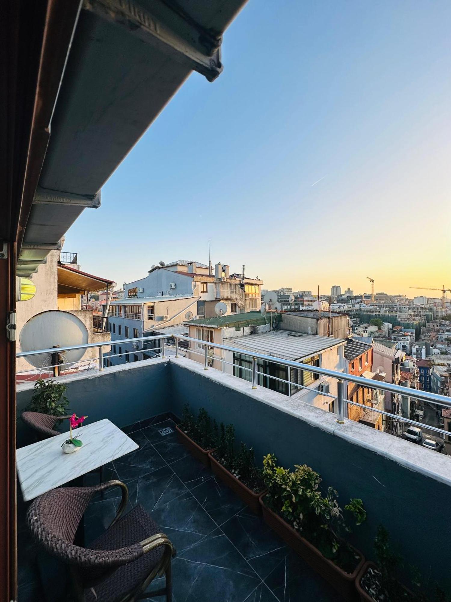 Taksim La Serena Hotels อิสตันบูล ภายนอก รูปภาพ